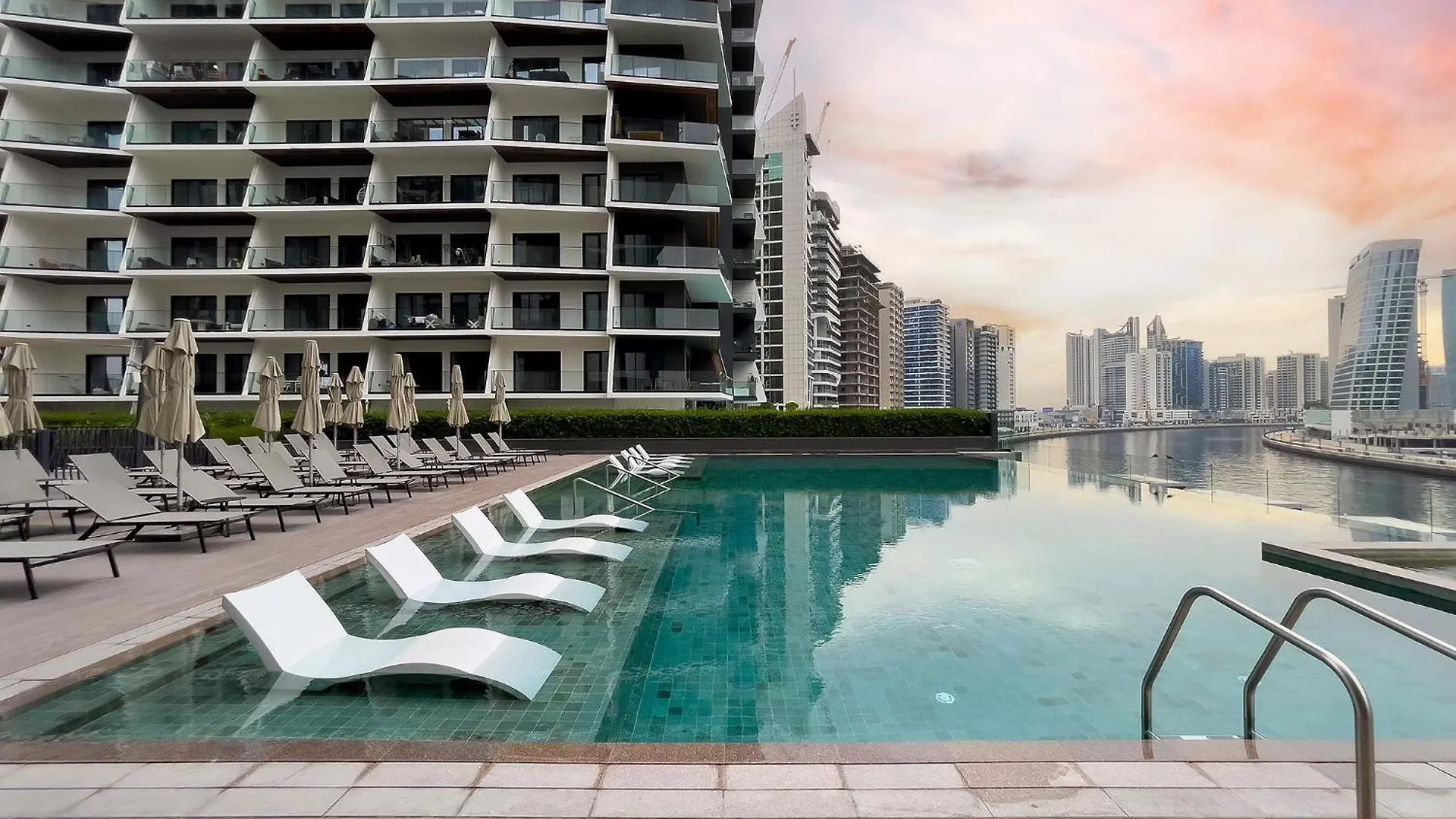 Luxury Apartment With Views Of Burj Khalifa 15 Northside Dubai